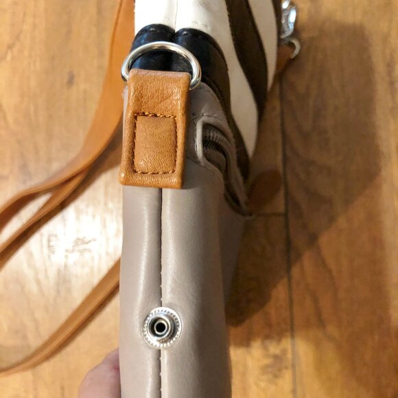 Lot of 2 Bags - Miomojo Vegan crossbody & K&Bo Abbey Fold Over crossbody - EUC - Picture 15 of 16